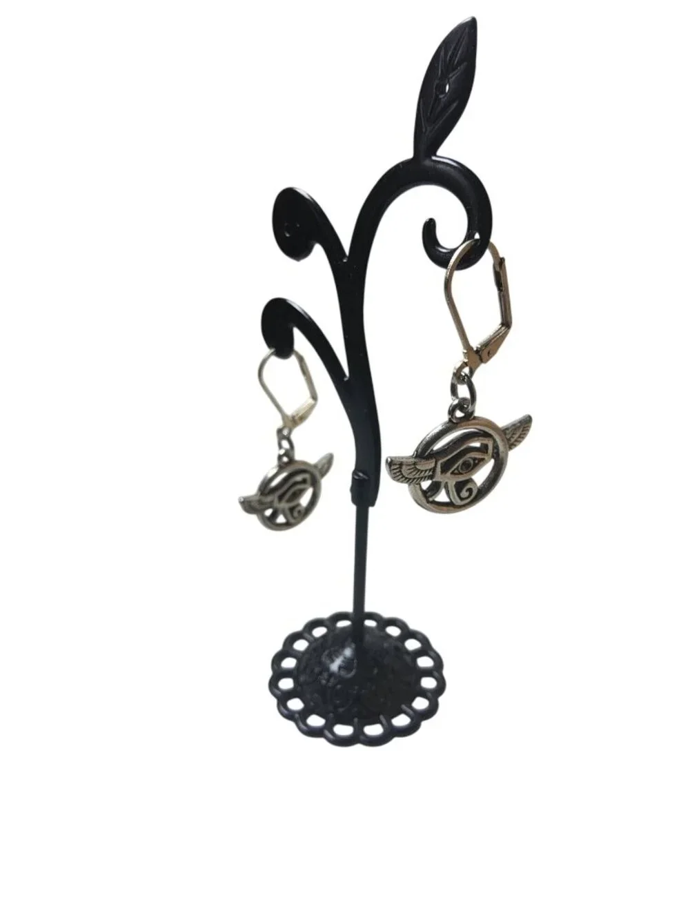 vintage silver tone egyptian eye of horus dangle earrings.